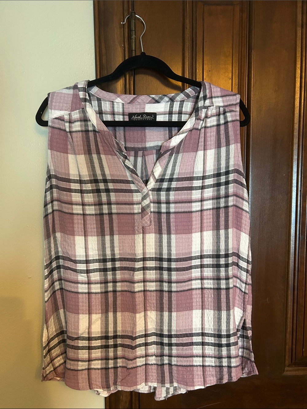 NORTH RIVER OUTFITTERS Mauve Plaid Sleeveless Blouse